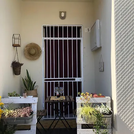 Casa Laura A Due Passi Dal Mare 아파트
